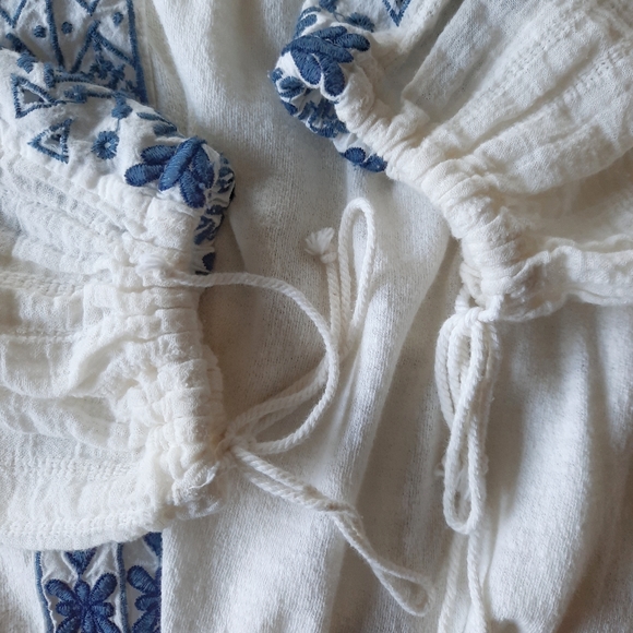 Anthropologie Akemi Kin Boho Embroidered Top - Picture 6 of 14